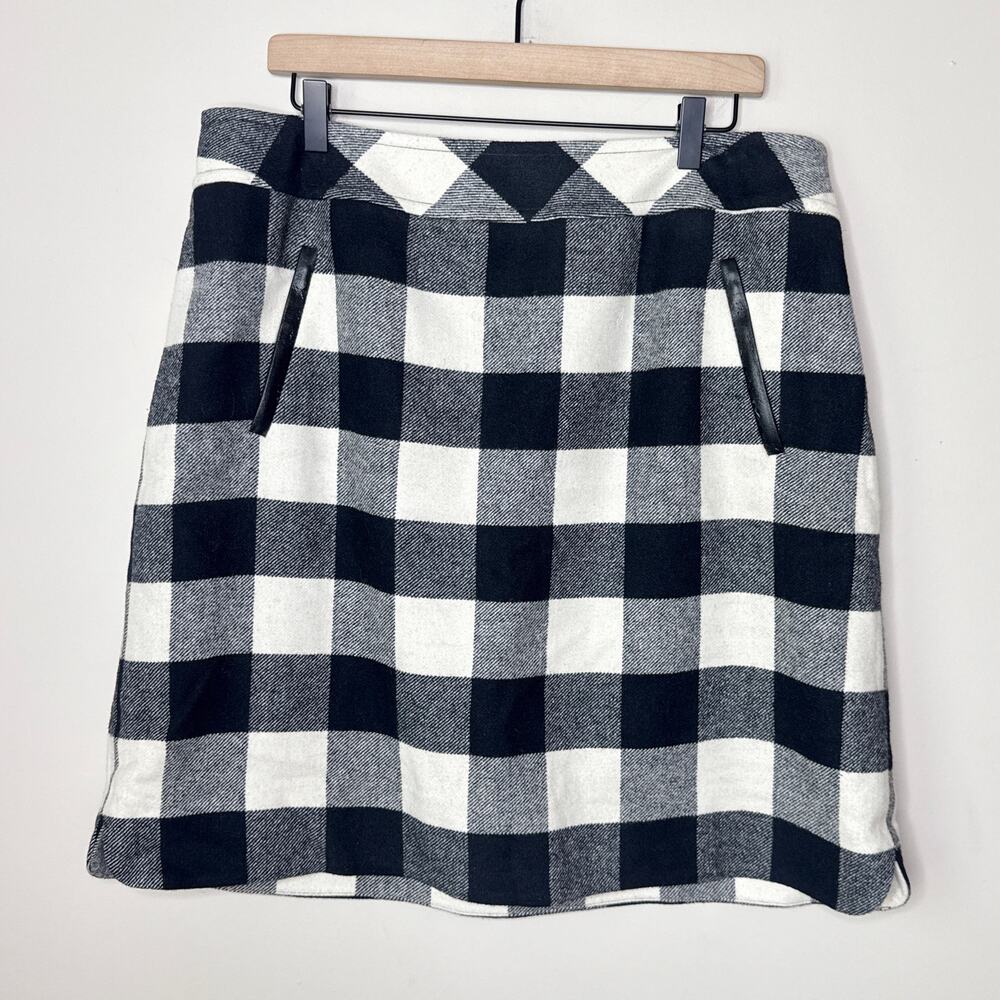Talbots Woman Buffalo Plaid Wool Blend Skirt Size 14W Faux LeatherPocket Trim